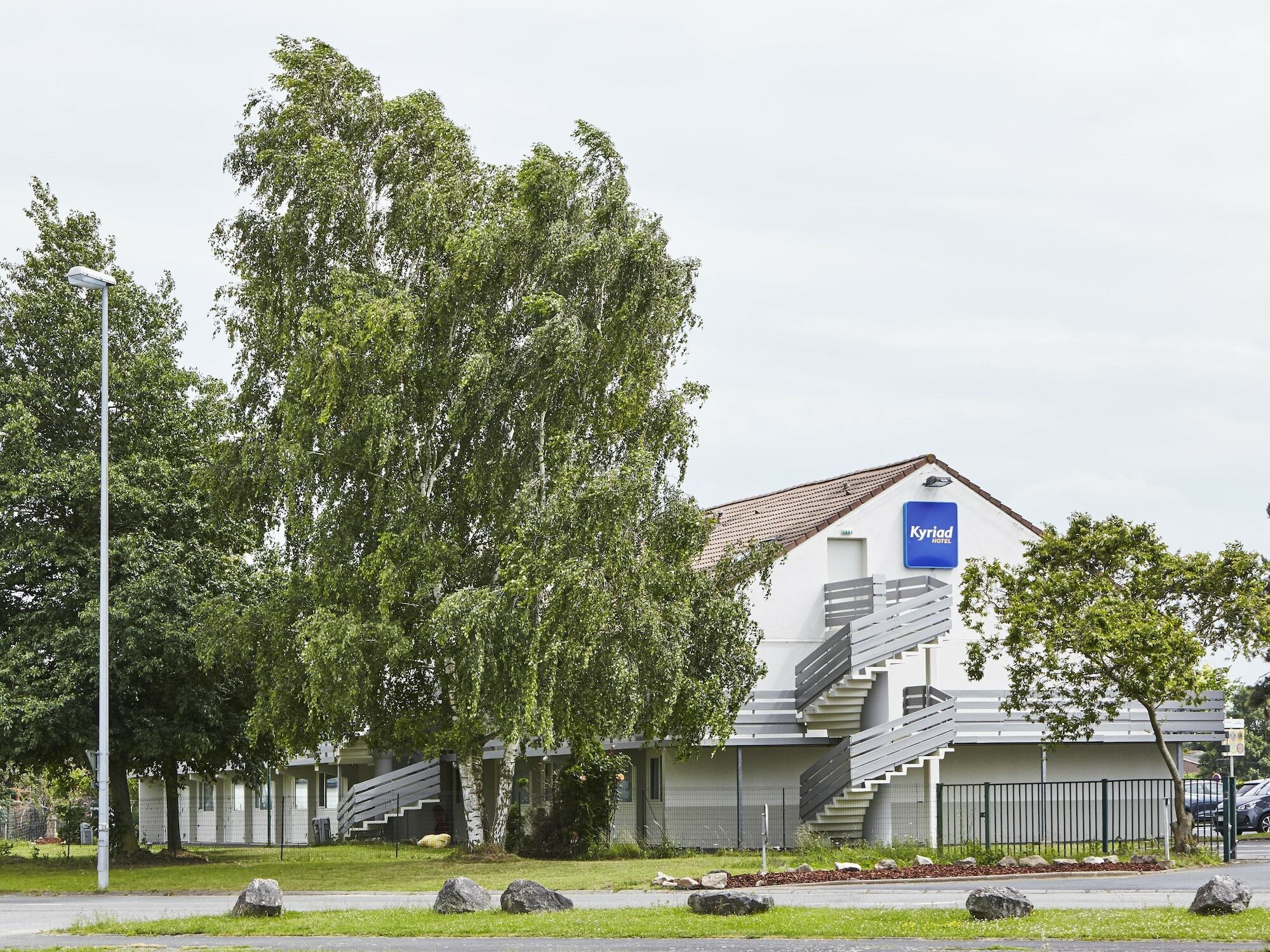 Kyriad Cambrai Exterior photo